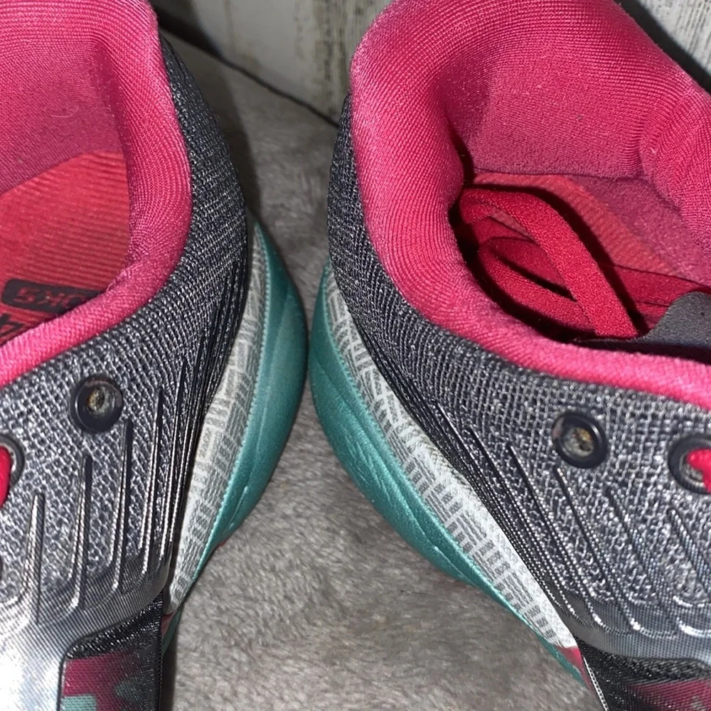 Women's Brooks PureCadence Running Shoes Size 6